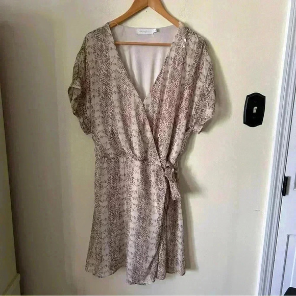 All In Favor Brown Snakeskin Print Wrap Dress Size XL - Picture 1 of 5